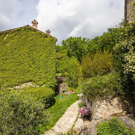 Lequerce - Timeless Retreat In Italian Hills Villa