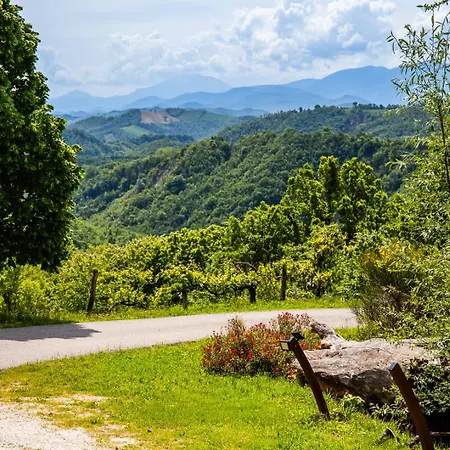 Lequerce - Timeless Retreat In Italian Hills Villa
