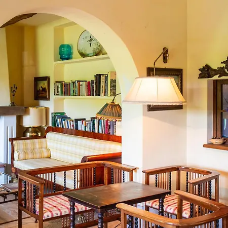 Lequerce - Timeless Retreat In Italian Hills Villa