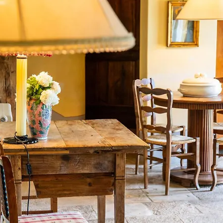 Villa Lequerce - Timeless Retreat In Italian Hills