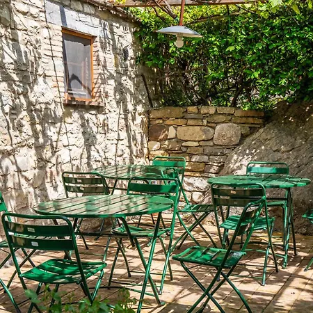 Lequerce - Timeless Retreat In Italian Hills Villa *