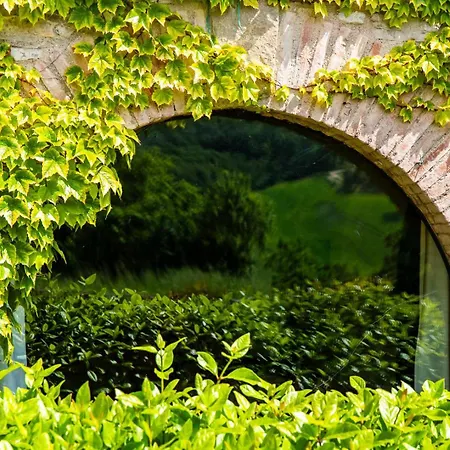 Lequerce - Timeless Retreat In Italian Hills *