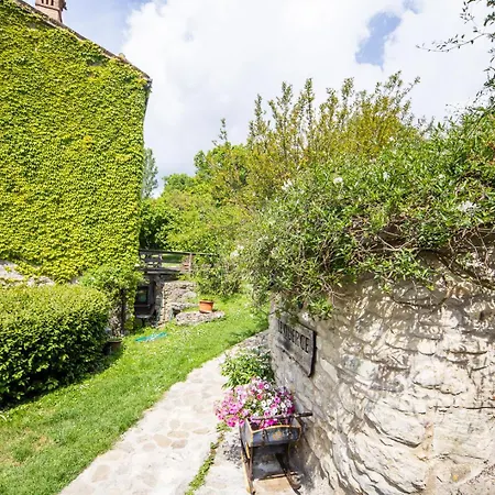 Lequerce - Timeless Retreat In Italian Hills *